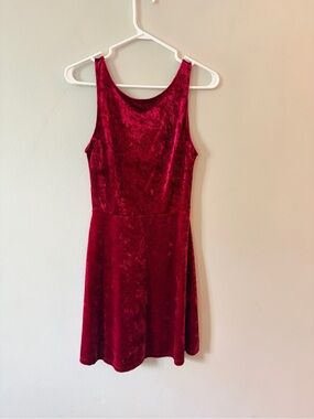 H&M Burgundy Velvet Sleeveless Mini Dress